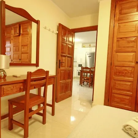 Two Bedroom In Beachfront Complex With Pool In Playa De Americas. * بلايا ذي لاس أميريكاس